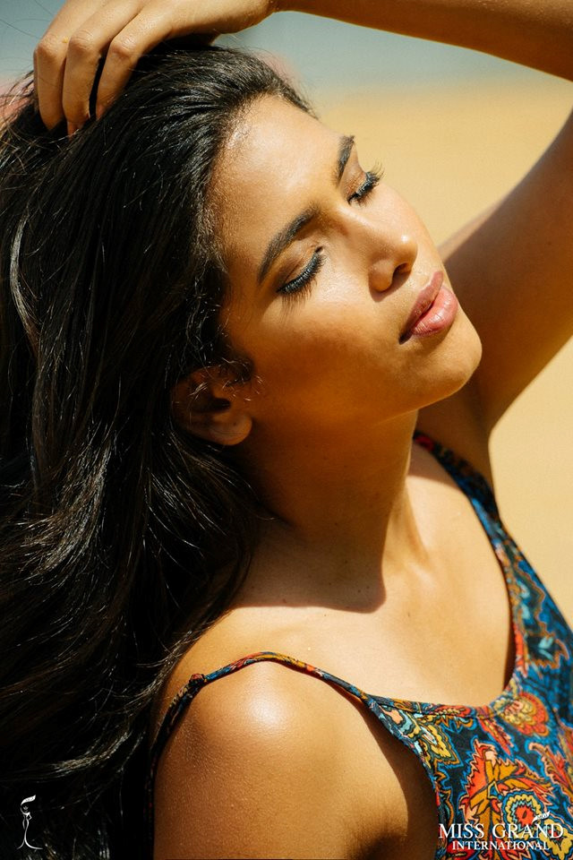 Dàn Á hậu, Hoa hậu Hòa bình Quốc tế 2017 khoe dáng nóng bỏng với bikini bên bờ biển Thái Lan